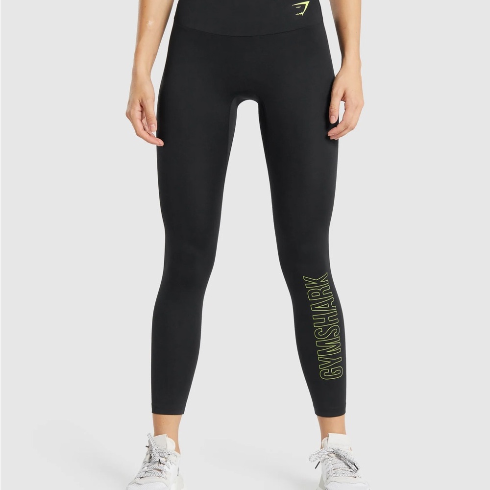 NWOT GYMSHARK Training Graphic Leggings